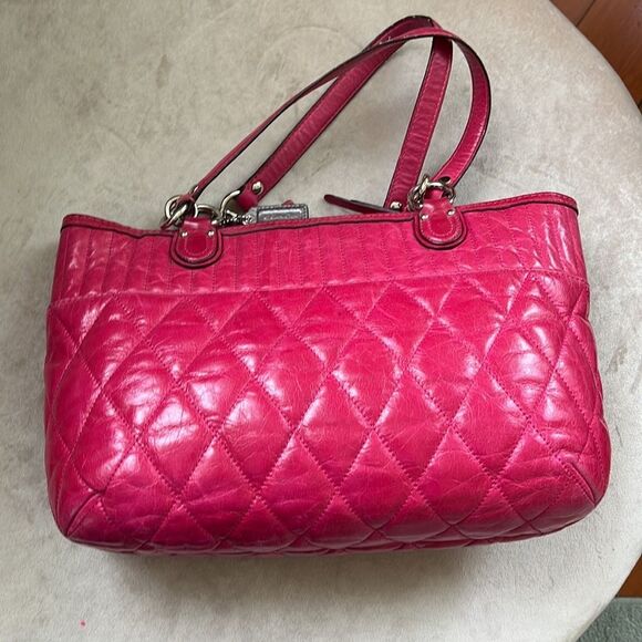 VTG COACH Quilted Raspberry Leather Tote Purse - Picture 9 of 16